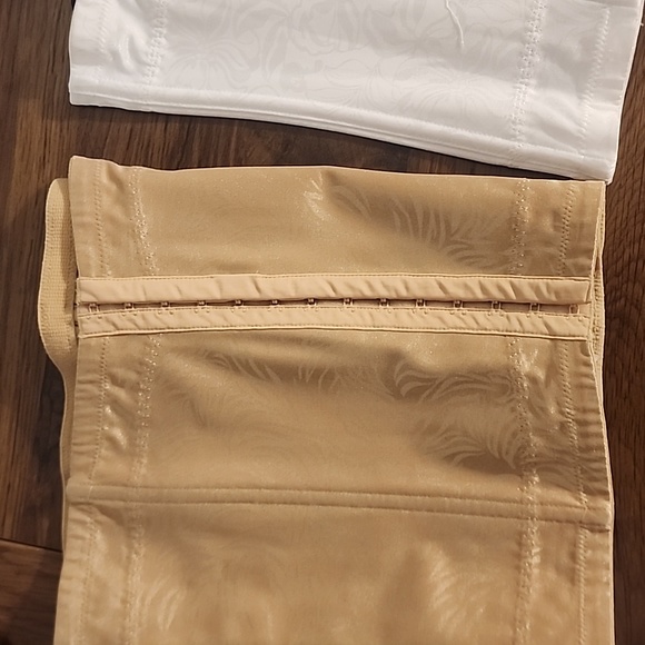 CORSETS SET OF 4 - Picture 3 of 10